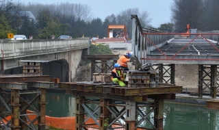 RD944 - Sillery : l\'installation du pont provisoire en images